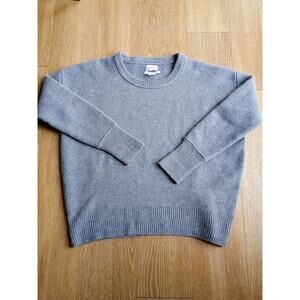 Nicole Miller New York 100% cashmere sweater gray M capsule wardrobe minimalist